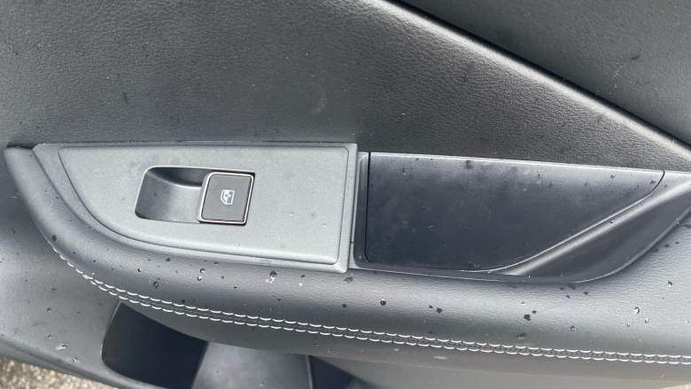 Nissan Qashqai 1.3 DiG-T MH 158 N-Connecta 5dr Petrol Hatchback